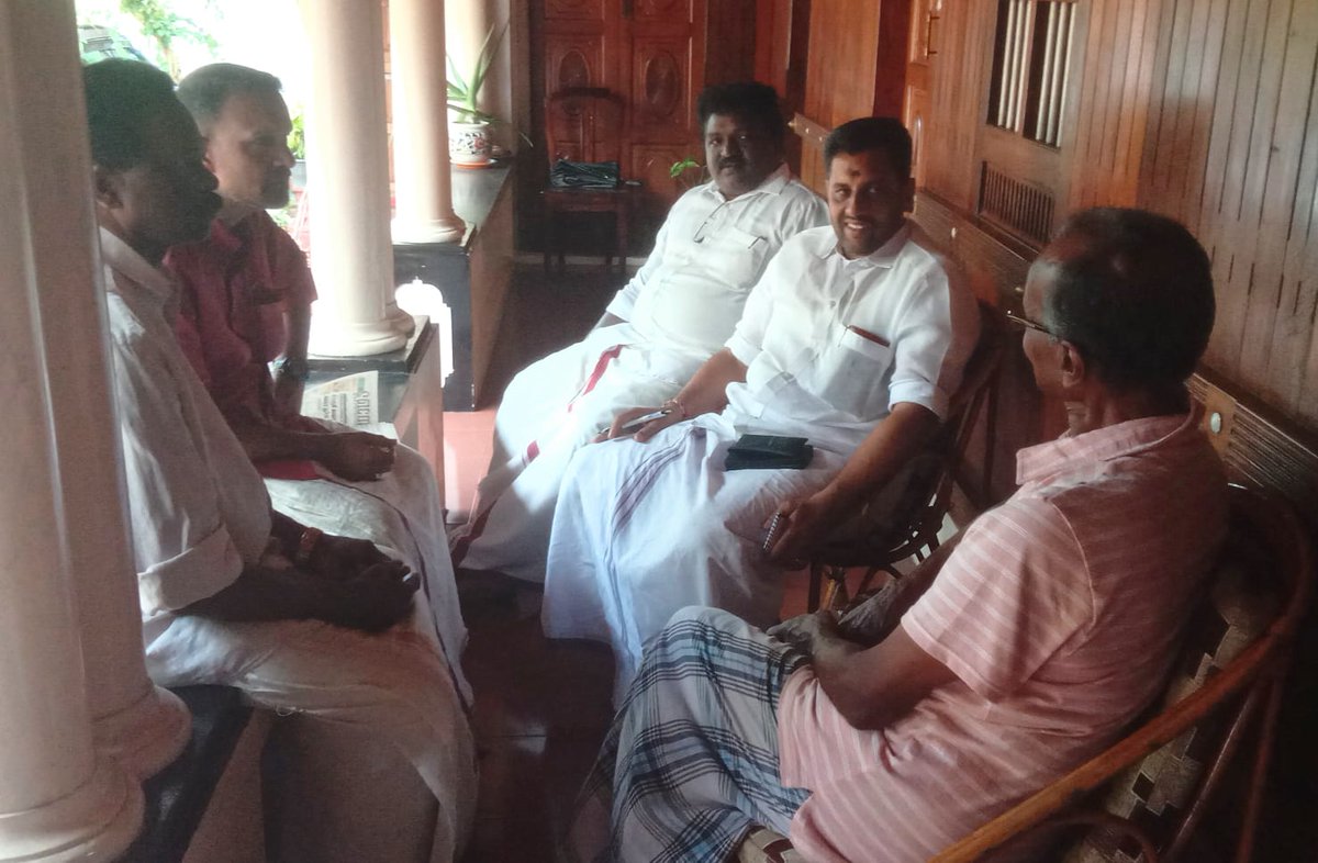 Bjpmadappally's tweet photo. #BoothDarshanaYatra
#BoothDarshanaYatraKTM
#BoothDarshanaYatraMDP

മാടപ്പള്ളി മണ്ഡലംത്തിലെ വാഴപ്പള്ളി ഈസ്റ്റ്‌ ഏരിയയിൽ 42 ആം ബൂത്തിൽ ദക്ഷിണ മേഖല സെക്രട്ടറിയും ചങ്ങനാശ്ശേരി നിയോജക മണ്ഡലം പ്രഭാരിയുമായ  ബി.കൃഷ്ണ കുമാർ ബൂത്ത്‌ ദർശൻ യാത്ര നടത്തി. https://t.co/MeXqq8U6ki