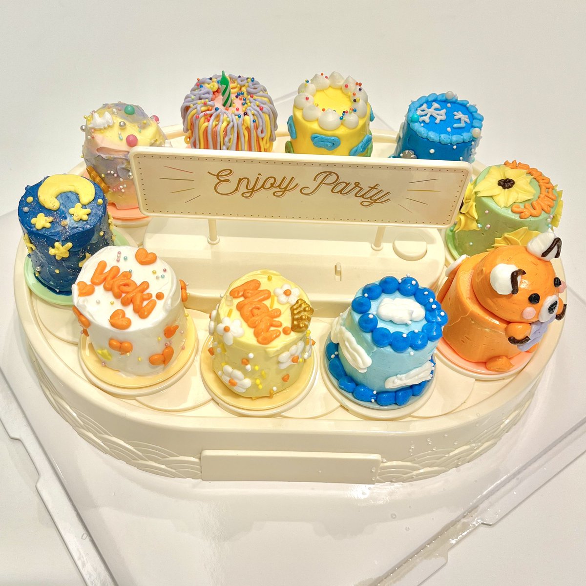 WekiMeki_Staff's tweet image. [📸] 230807 ✨ Weki Meki 6️⃣th eve Party LIVE ✨

위키미키가 모이는 곳은
행복으로 가득해지는 마법💫

올해도 위키미키와 함께 보낼 수 있어
더욱 행복한 6주년입니다🫶

내년에도 함께하길 바라며
위키미키링 생일 축하해요🎉

#위키미키 #WekiMeki #키링 #KiLing
#WekiMekiW66K