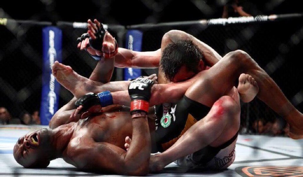 MMAHistoryToday's tweet photo. Aug7.2010
13 years ago today,
Anderson Silva completed the greatest comeback victory in UFC history. https://t.co/fHdq0Zq4ee