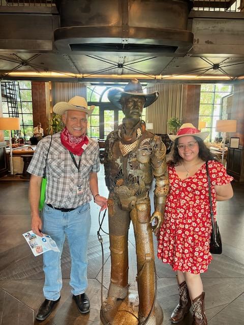 LLaudig19568's tweet photo. Team building with my new team at the Fort Worth Stockyards!  #IISDReimagined #5LoveLanguages #TeamBuilding @KinkeadeECS @MrsFloyd0419 @TPpayne0228 https://t.co/dXkBSF6bBh