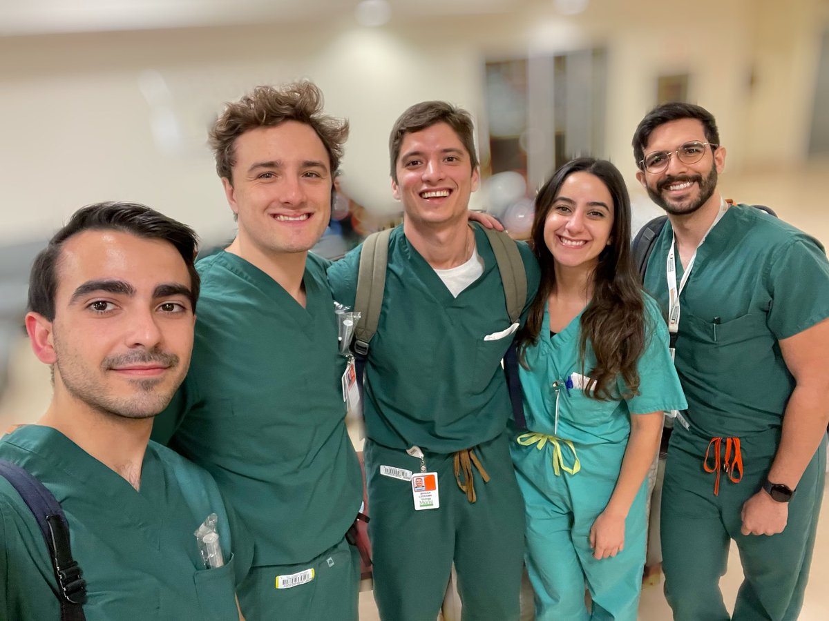 Teamwork makes the dream work! Such a great week at @dsui_miami_uro with this group of sub-l's, learning together to best serve our patients @BrianRLedesma @FarhanQureshi30 @JAguiar26 @maytal