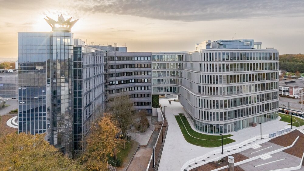 WinDoorExpert's tweet image. 🟥In the midst of a persistently difficult macro-economic environment, the Schüco Group has recorded positive growth, concluding the 2022 fiscal year with a total turnover of €2.28 billion.

windoorexpert.eu/news/news,3568…

#ALUSystems #HybridProfiles #PVCSystems