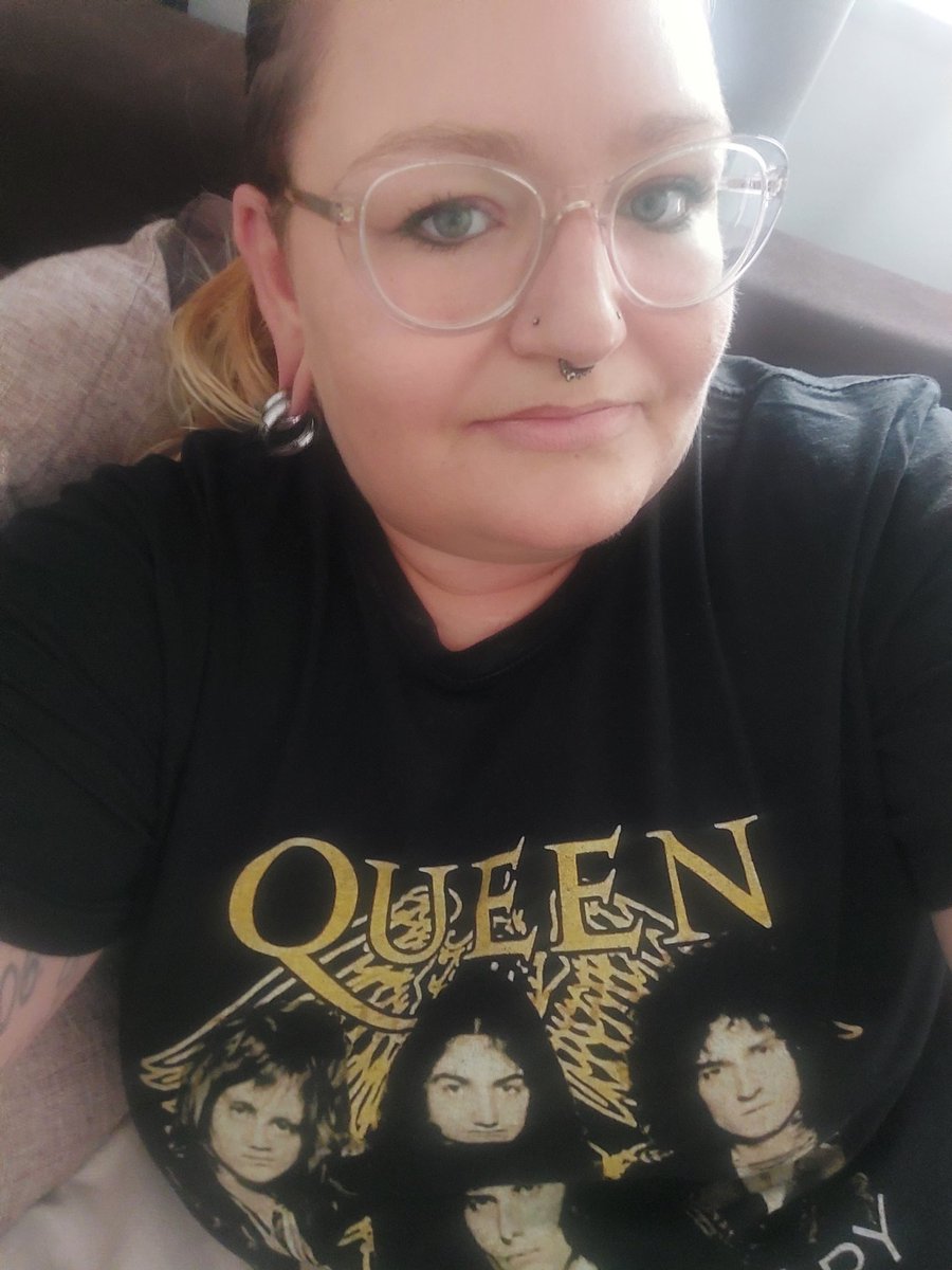 genedk7's tweet photo. Mercury Monday!!! #FreddieMercury #mercurymonday #happy #bpd #ptsd #cancersurvivor #queen https://t.co/Vozvp3FkLm