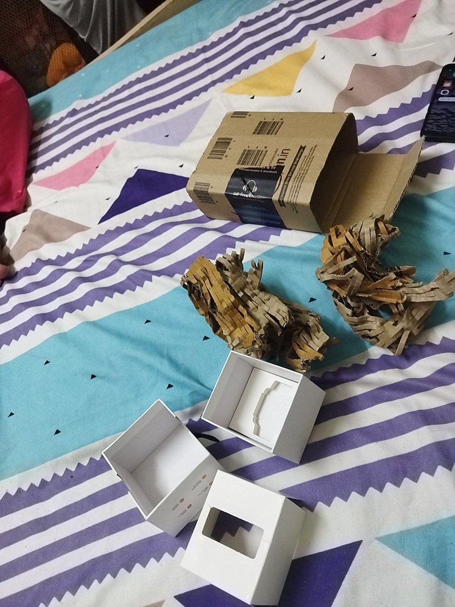 AsopaAbhay's tweet photo. Order just arrived(fire bolt gladitor watch) and completely empty inside only filled with cardboard pieces support Complained already done and they said that i need to wait for  72hr nd still not guaranteed🙏🏻
#Amazon #jeffbezos #firebolt
#AmazonPrimeDay #Amazonindia #Amazonfinds https://t.co/CU9N5QNphH