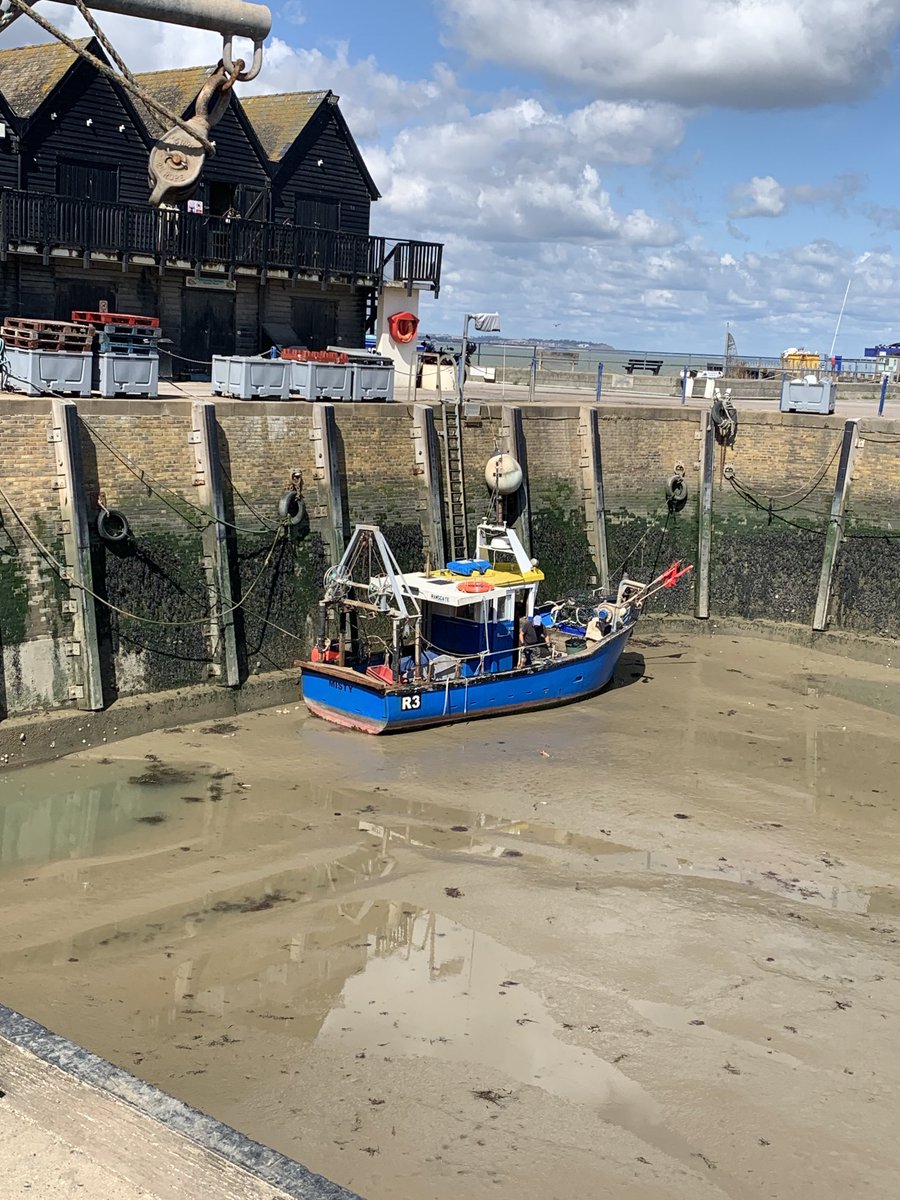 dleigh_david's tweet photo. The tied being so far out today in Whitstable, with beautiful weather, made for some interesting views. #whitstable #whitstablelive https://t.co/Rpx4Asg7uj
