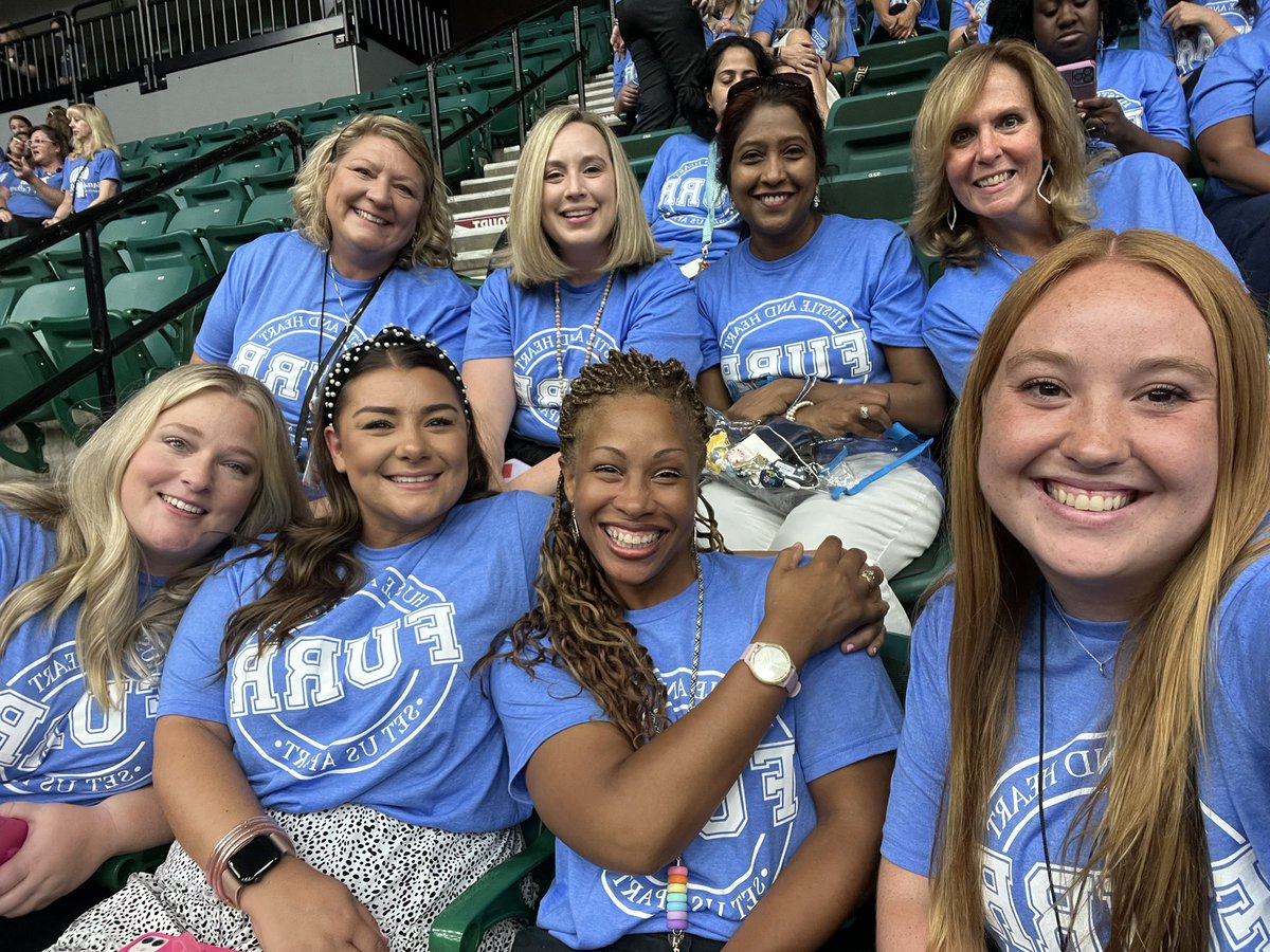 cassmelt's tweet photo. 2nd grade does it best💙

#prosperproud https://t.co/TmBOQ3n5b4