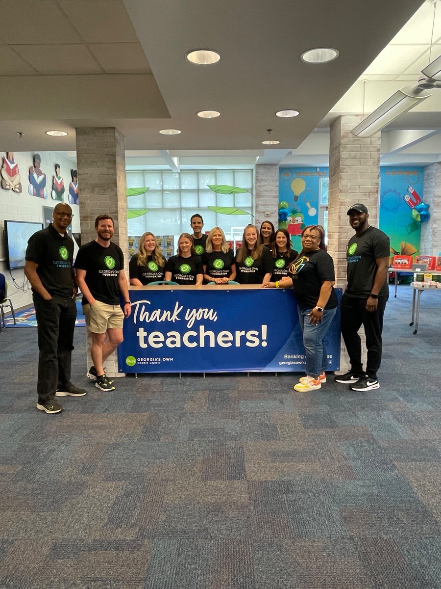 apsupdate's tweet photo. Big thanks to @GeorgiasOwn! Their incredible volunteers went above and beyond by setting up a fantastic pop-up shop at Bolton Academy. Each classroom teacher is now equipped with essential school supplies. 🙌 #CommunitySupport #WelcomeBackAPS #AtlantaPublicSchools https://t.co/kjK0crr2jg