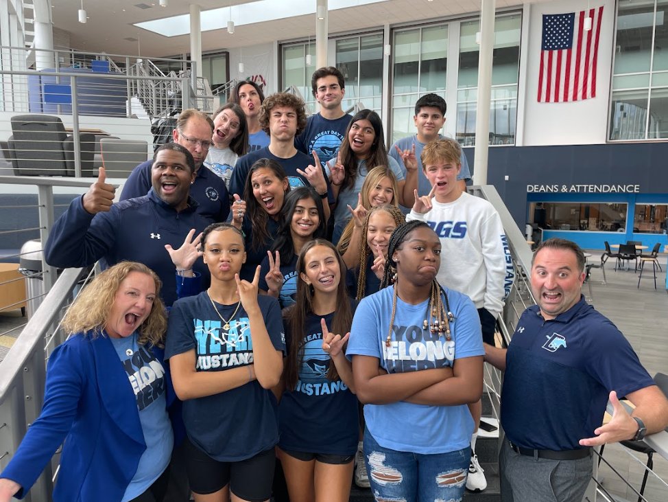 ArwenLyp's tweet image. On the 1st day of fall sports season, we assembled the BEST team of students &amp;amp; adults to prepare to welcome you to the 23-24 school year in just 2 WEEKS!  Can you feel the energy &amp;amp; smiles? We're excited &amp;amp; ready!  #youbelonghere #DGSPride #southsideSTRONG
@DGSSports
@DGSActivities