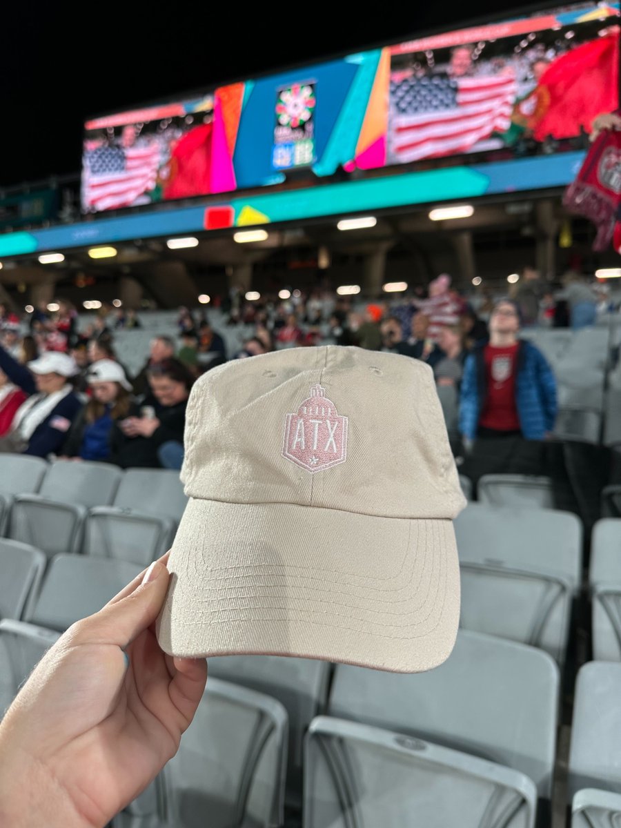 ATXWoSo's tweet photo. 👀👀Keep an eye out on your mailboxes!
Hats, t-shirts, and sweatshirts have been sent out and scarves will ship by the end of the week!

Thanks for y'alls patience! https://t.co/oiV46ZaAKx