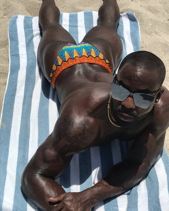 &ldquo;Captured in my raw beauty, sun-kissed on the shores. Every shade of melanin tells a story. 🌞🌊 https://t<a href="/tag/artisticreality"class="tags"><span>#artisticreality</span></a>