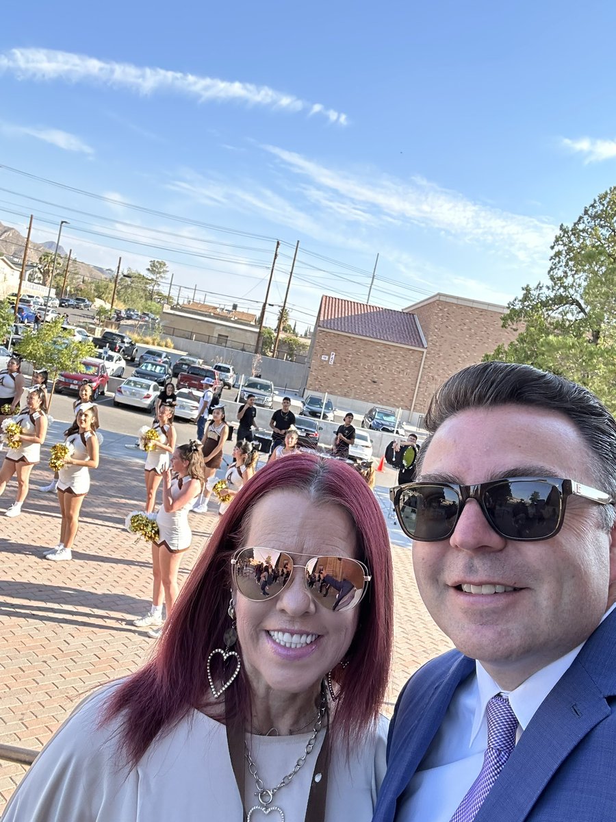 mpazepzona's tweet photo. What a wonderful first day! @AHSPanthers_ @ELPASO_ISD https://t.co/hSbwgoY8tg