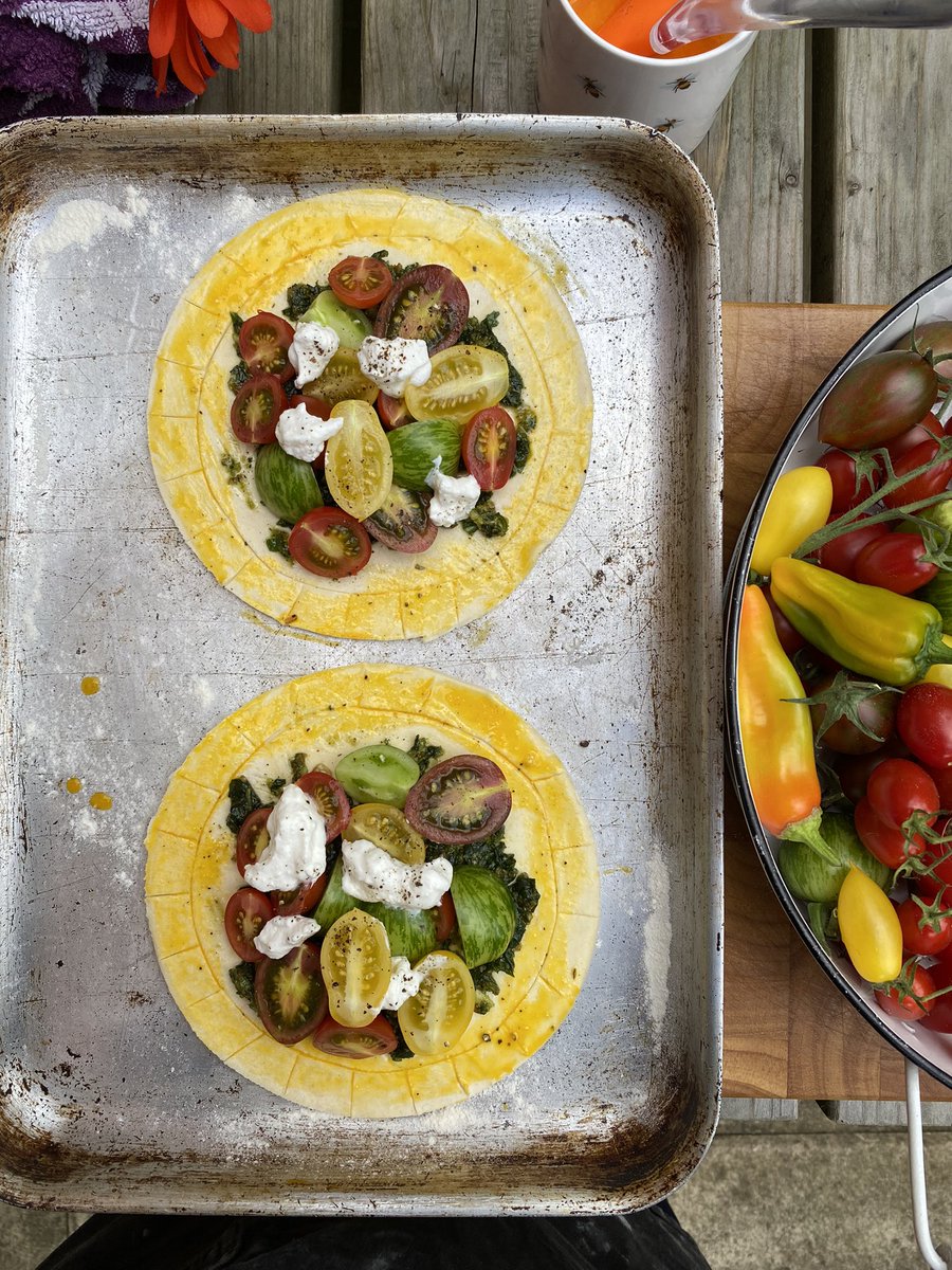markjamesmunro's tweet photo. Greenhouse tomato tarts #kitchen29veggagarden #thekitchen29woodfiredpizzagarden #kitchen29 https://t.co/gpTcCPvg4W