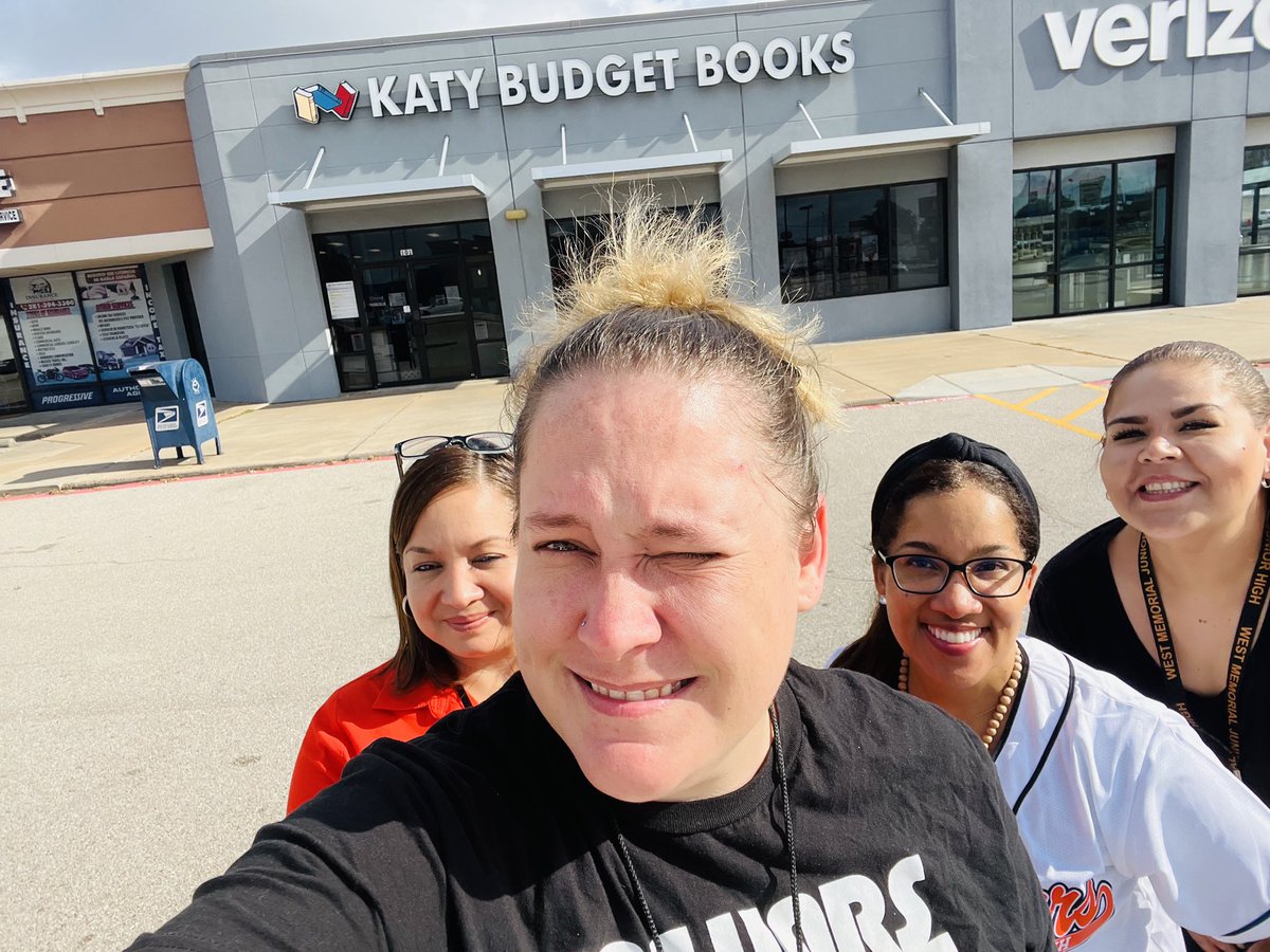 michelemdawkins's tweet photo. It’s been a great and fun morning with our teachers. #WMJHPride https://t.co/UFCTQ8ztq4