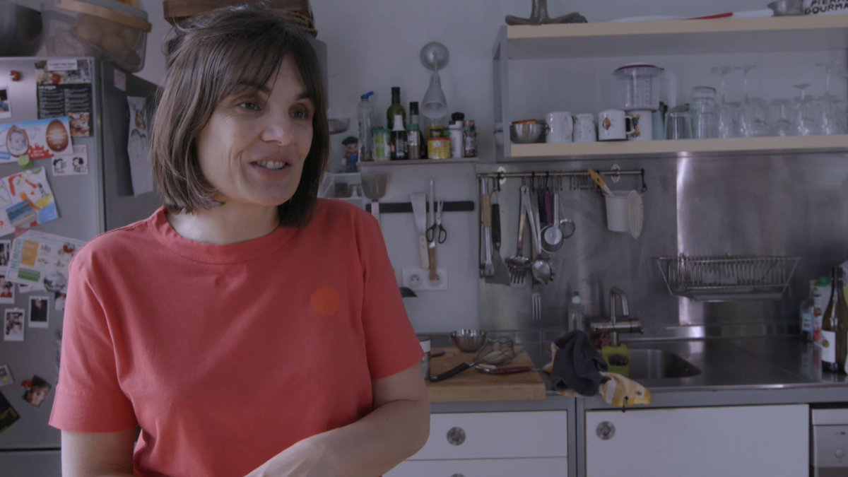 euskaltelebista's tweet photo. ▶️VÍDEO | @AnneEtchegoyen1: "El disco 'Les voix basques' que hice con el coro Aizkoa marcó mi vida". La cantante nos habla sobre los inicios de su carrera cuando su madre le apuntó al coro y cuando se hizo popular

@tupperclubEITB #TupperClubETB 

https://t.co/bBnfIRxSEJ https://t.co/NqwRCpnwQL