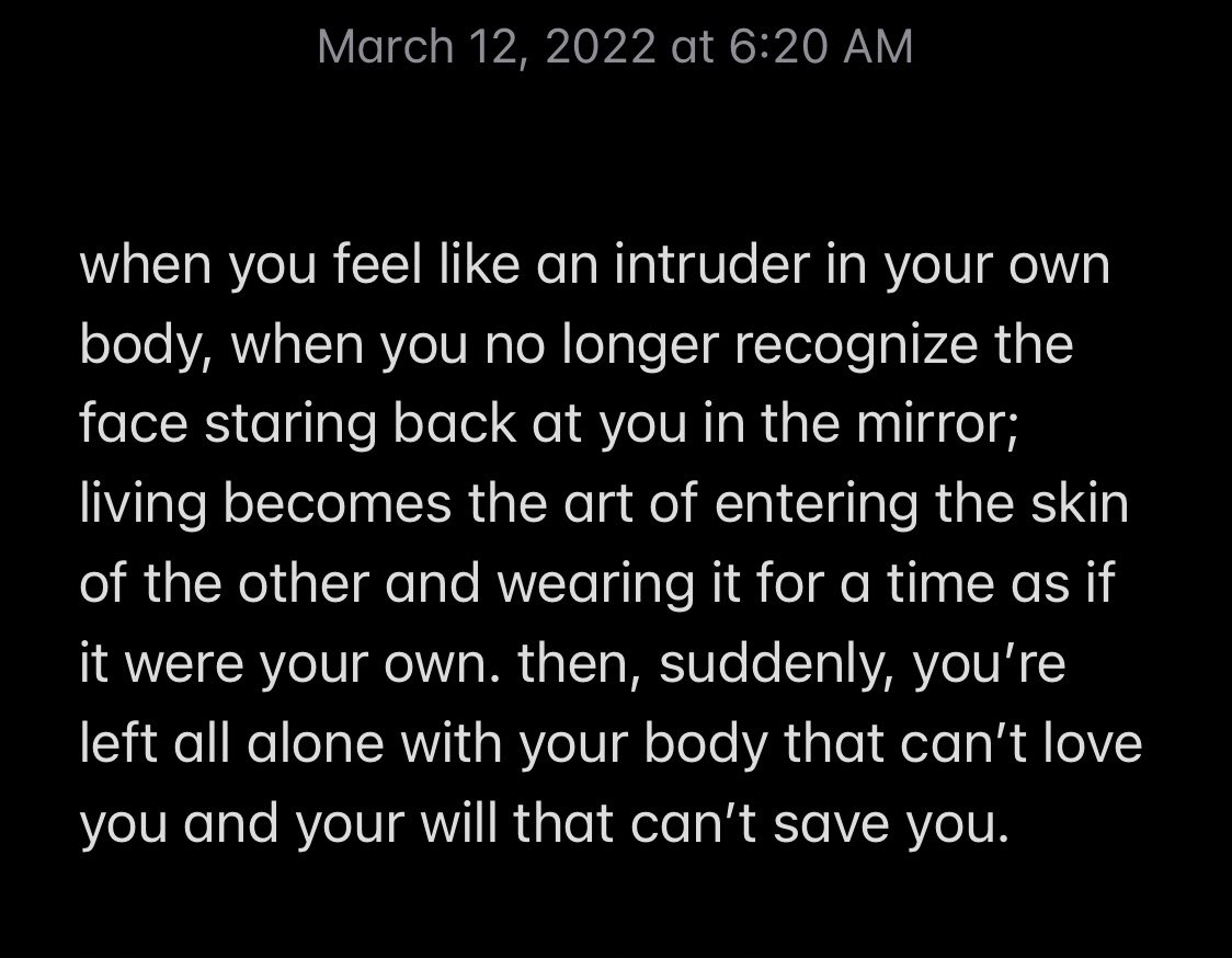 mentholcrystals's tweet photo. need someone to ruin my life again so i can revisit my tortured artist phase https://t.co/sFAsHLreQ7