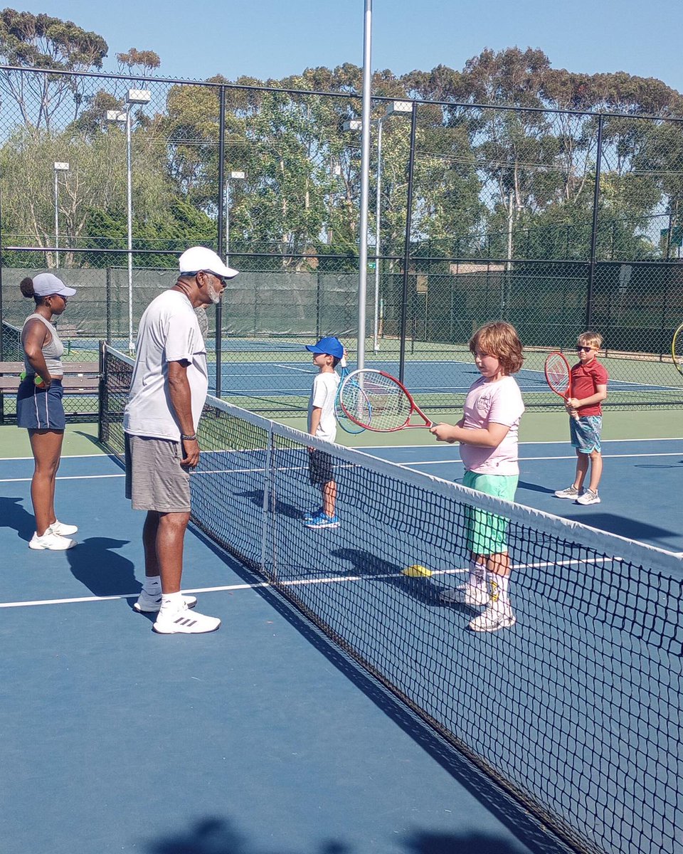 hawthorne_hctv's tweet image. Local youth are learning the fundamentals of tennis at Holly Glen Park as the Community Services Dept. provides this B.A.S.I.C. Junior Tennis class. Stayed tuned to the next edition of City News for more on these classes.
#hawthorne #tennis #communityservices #recreationclasses