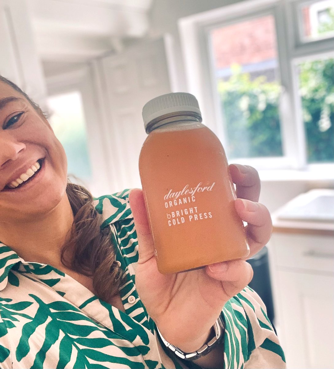 MsRMerry's tweet photo. Bottled goodness ✨ thank you @daylesfordfarm 😘 

#MondayMotivaton #SelfCare #Health #MondayGoodness #Wellbeing #Heal #MondayFeelGood #Grow #Growth #Autoimmune #Autoimmunity #Smile #GettingStronger #Overcoming #Love https://t.co/lc5RwzJH1p