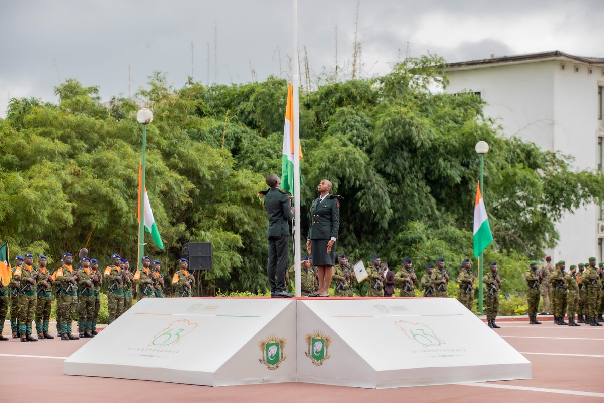 TBirahimaO's tweet photo. À l'occasion de la célébration du 63ème anniversaire de l'indépendance de notre pays, j'ai pris part, ce lundi 07 août 2023, à la cérémonie de prise d'armes, au Palais de la Présidence de la République, d'Abidjan-Plateau.
Bonne Fête de l'Indépendance à toutes et à tous!
#MEMDEF🇨🇮 https://t.co/hqIoSoV764