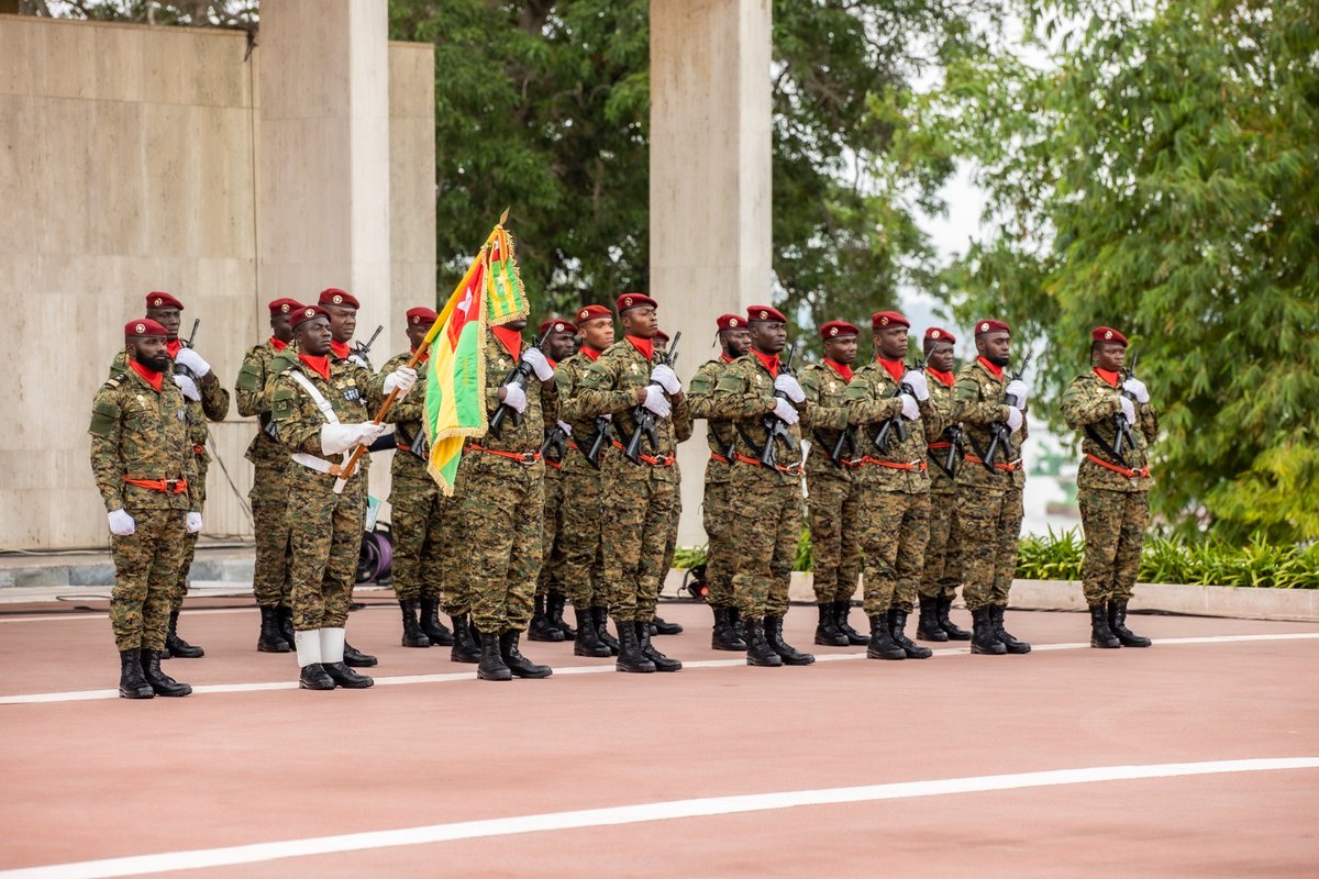 TBirahimaO's tweet photo. À l'occasion de la célébration du 63ème anniversaire de l'indépendance de notre pays, j'ai pris part, ce lundi 07 août 2023, à la cérémonie de prise d'armes, au Palais de la Présidence de la République, d'Abidjan-Plateau.
Bonne Fête de l'Indépendance à toutes et à tous!
#MEMDEF🇨🇮 https://t.co/hqIoSoV764