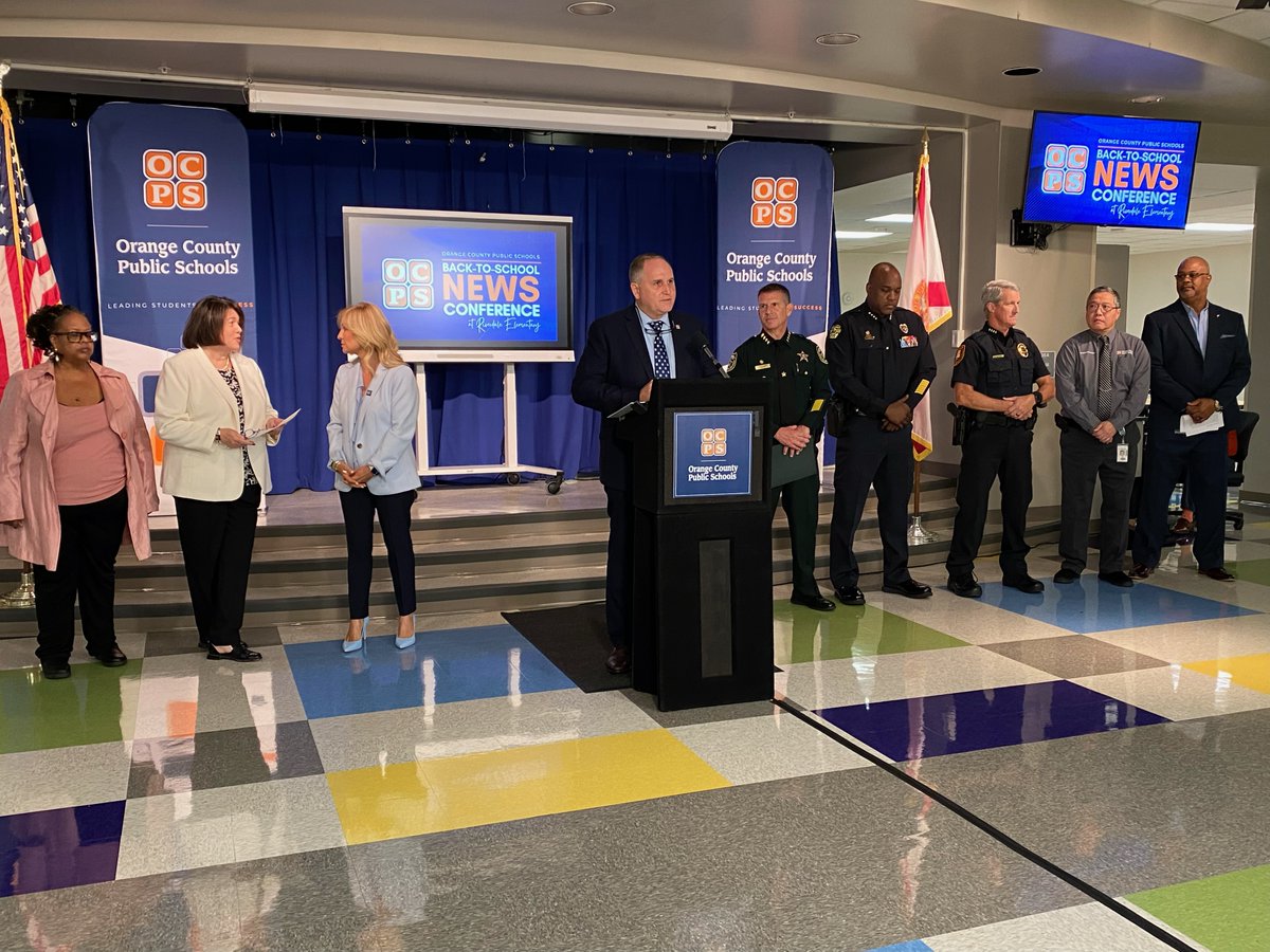 Fdn4OCPS's tweet image. Thank you to @DollarGeneral Literacy Foundation for their support to rebuild the @RiverdaleOCPS library with a $20,000 gift through their Beyond Words disaster relief grant program during the @OCPSnews
#BackToSchool news conference today!!! 
#fdn4ocps

@fdn4ocps @maria_f_vazquez