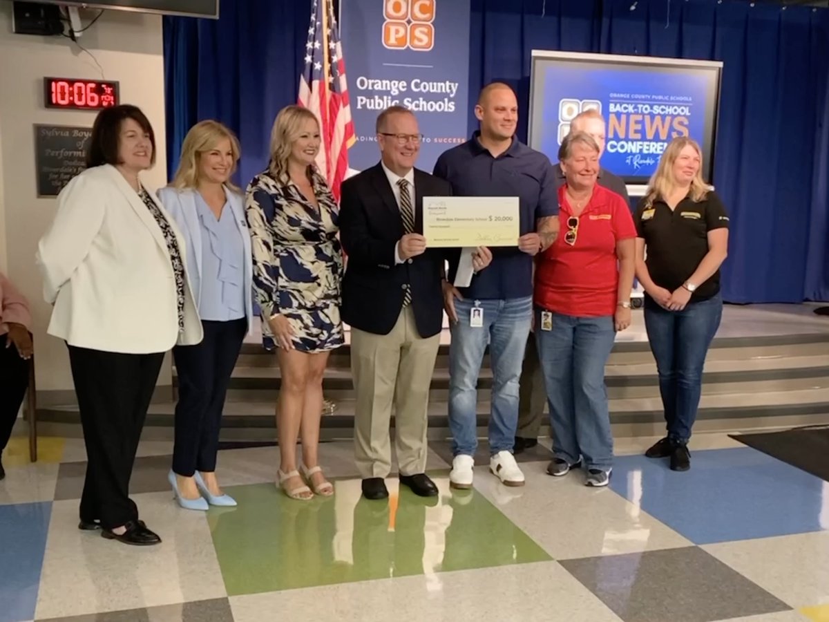 Fdn4OCPS's tweet image. Thank you to @DollarGeneral Literacy Foundation for their support to rebuild the @RiverdaleOCPS library with a $20,000 gift through their Beyond Words disaster relief grant program during the @OCPSnews
#BackToSchool news conference today!!! 
#fdn4ocps

@fdn4ocps @maria_f_vazquez