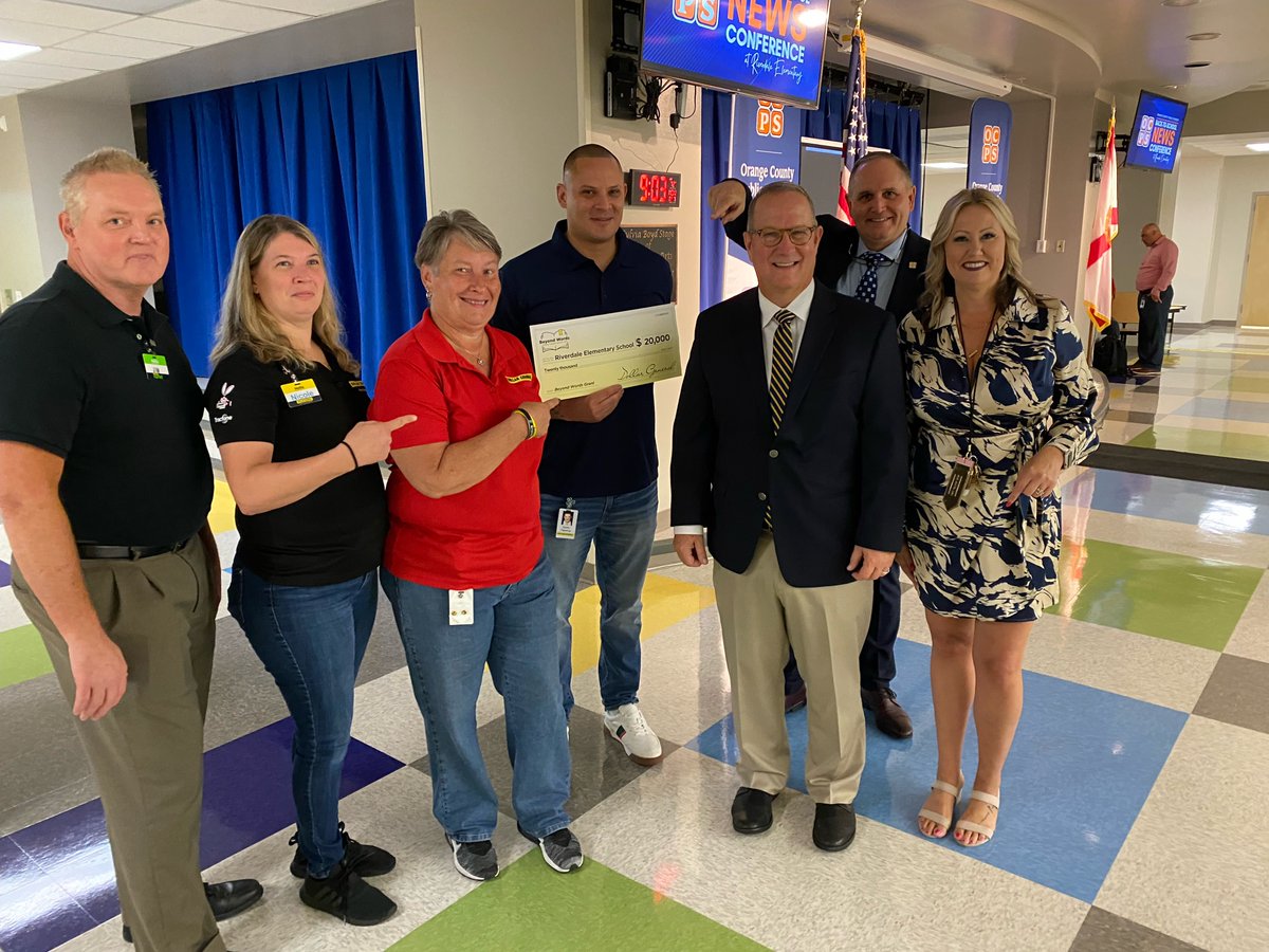 Fdn4OCPS's tweet image. Thank you to @DollarGeneral Literacy Foundation for their support to rebuild the @RiverdaleOCPS library with a $20,000 gift through their Beyond Words disaster relief grant program during the @OCPSnews
#BackToSchool news conference today!!! 
#fdn4ocps

@fdn4ocps @maria_f_vazquez