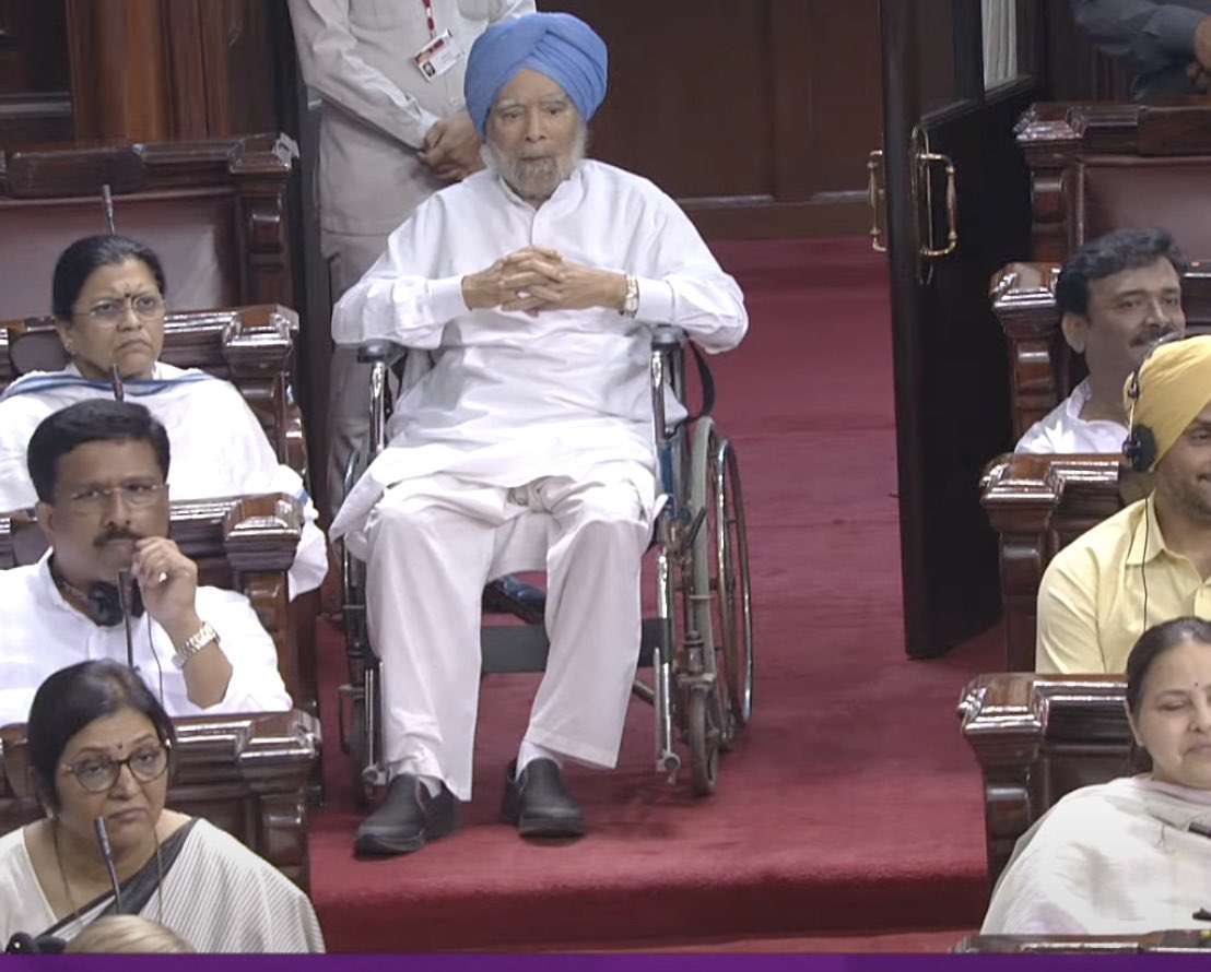 MandeshMuwal7's tweet photo. 90 year old man attending the parliament but someone is absent.     #ManmohanSingh https://t.co/Il2Fvt7iyS