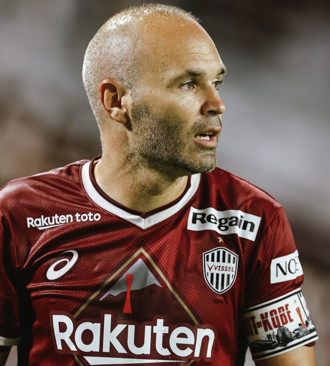 イニエスタ はUAEのエミレーツクラブに入団するらしいです。本人は日本