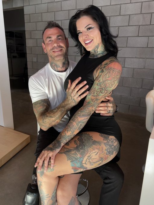 We can&rsquo;t just take a nice picture can we? 🤣 @jamesramseyt800 https://t.co/2LFOrTopiX<a class="tags" target="_blank" title="On Twitter" href="/?out=eyJ0eXAiOiJKV1QiLCJhbGciOiJIUzUxMiJ9.eyJpYXQiOjE3MTg0MzY1MzUsImlzcyI6InR3cG9ybnN0YXJzLmNvbSIsIm5iZiI6MTcxODQzNjUzNSwiZXhwIjoxNzQ5OTcyNTM1LCJyZWRpcmVjdF91cmwiOiJodHRwczovL3R3aXR0ZXIuY29tL2phbWVzcmFtc2V5dDgwMCJ9.LCnsfA6O3pVPKnhazKk6DFbbRw-R_YlFNp3E1Kr8wLRxjXJX8yVVGIGQsGFgxIfLBrQ9i62bR1PuWaeNJ4nKvg">@jamesramseyt800</a><a href="/tag/gta6trailer"class="tags"><span>#gta6trailer</span></a>