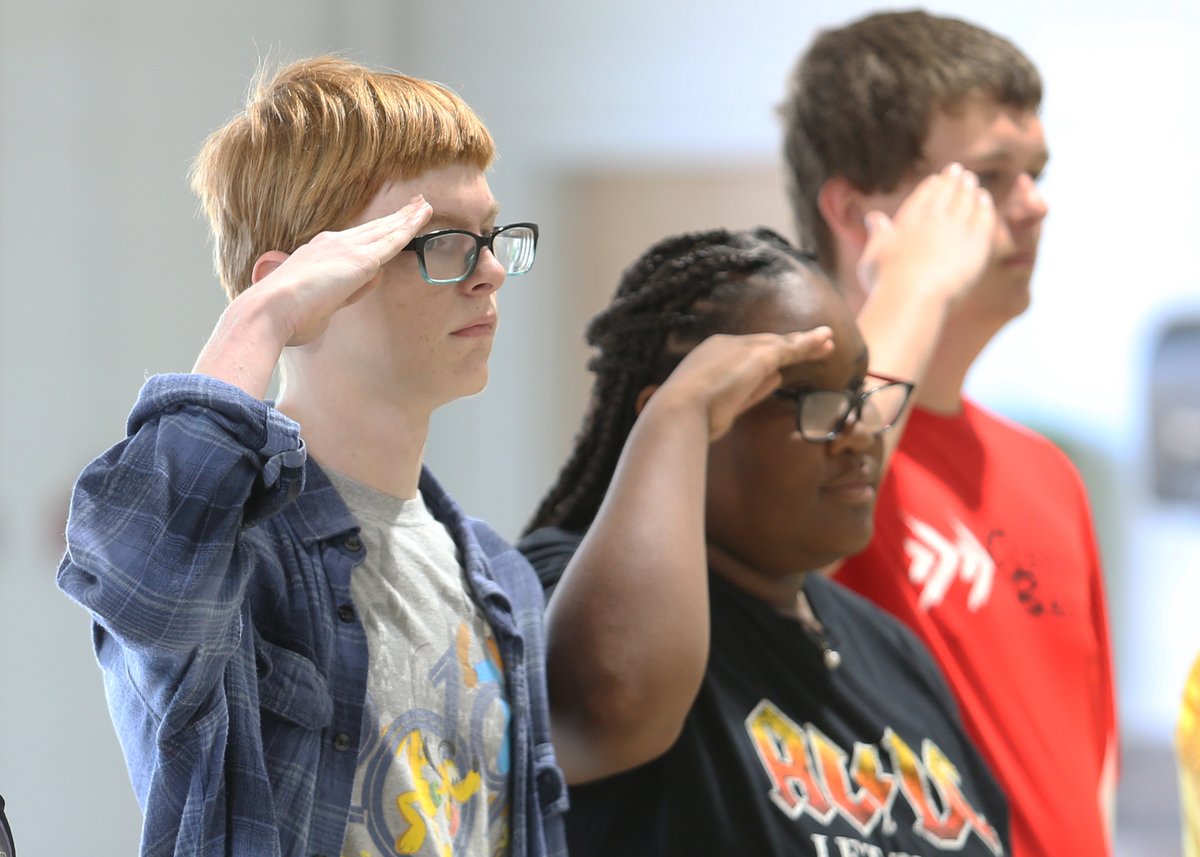 ClintonSchools's tweet photo. This year, students at Clinton High School have the opportunity to participate in the US Coast Guard JROTC program. 

Led by Commander Jeanita Jefferson, the new JROTC cadets started the year off learning the details of drill and following officer's commands. https://t.co/jo93OxVyTR