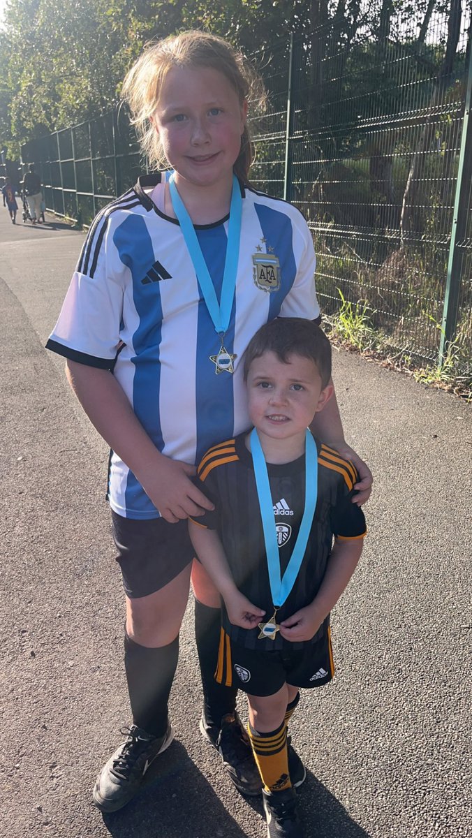 7897Laura's tweet photo. @DeputyGrocott A dinosaur egg, after sports camp clean and double players of the month and the sun was out 👏👏🤞 https://t.co/9Cf0KSAzG5