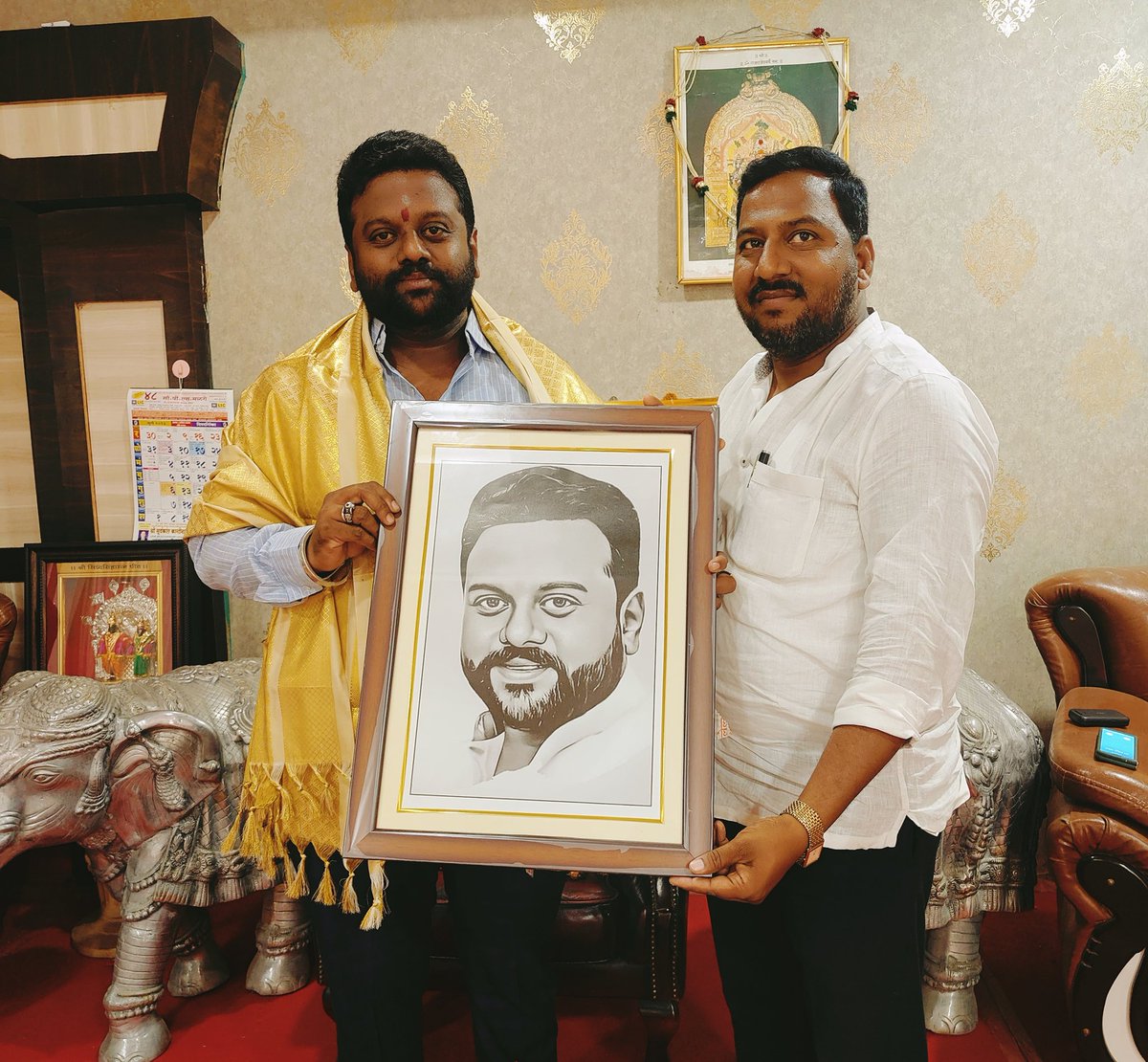 amol_ghumade's tweet photo. Friendship Day picture to Banata hai 🤩❤️
Late Hi sahi.. 🥰
Happy Birthday Saheb 💐🎂🎈 https://t.co/CAjLQivkwC