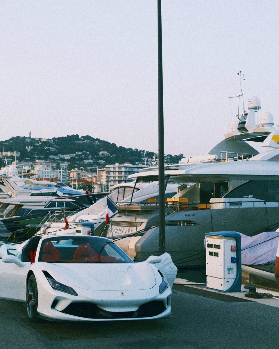 ripmiggs's tweet image. space in time 📷