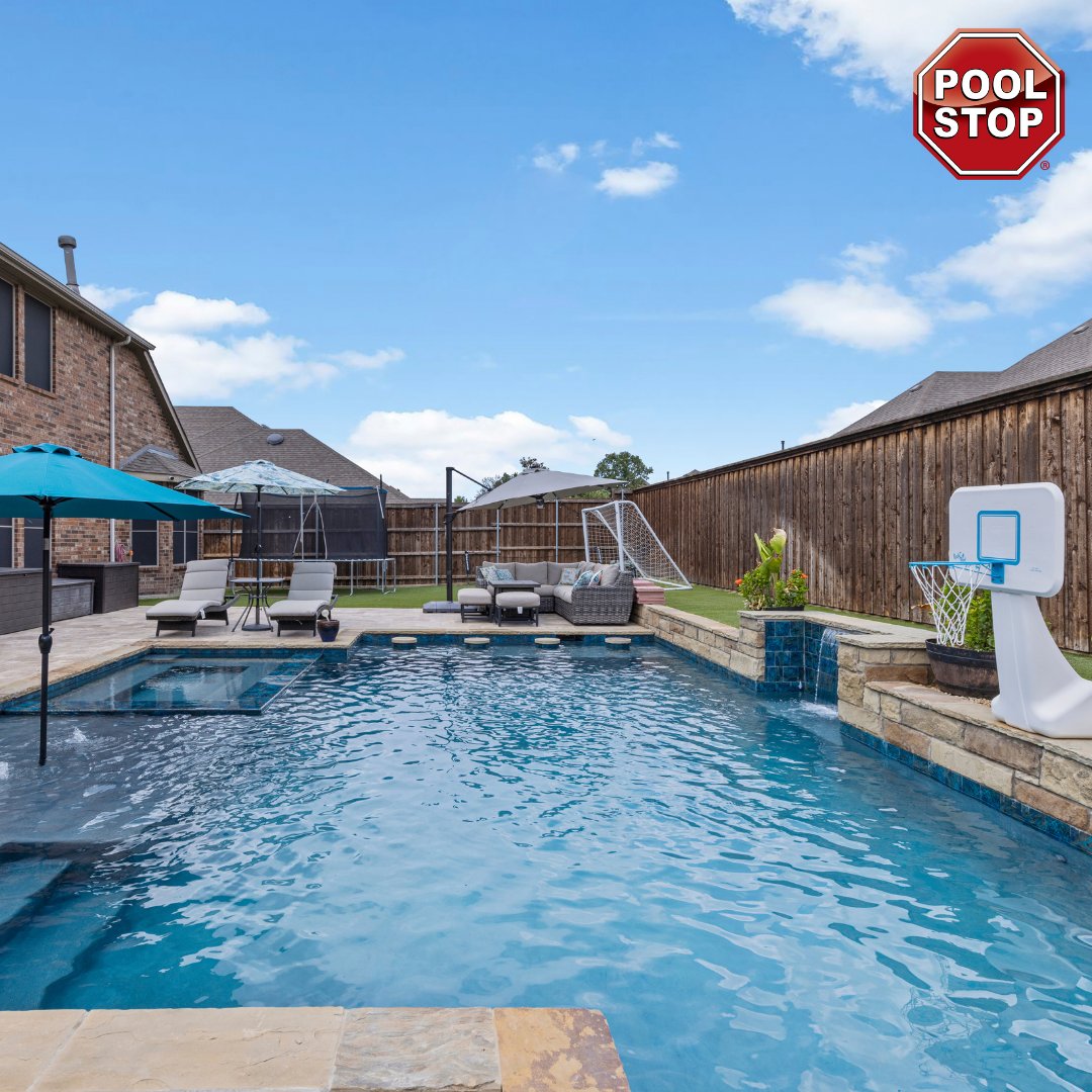 PoolStop's tweet image. Some people dunk their feet in the pool- others dunk basketballs in the hoop🏀. Which one are you? #poolstop #custompool #familypool