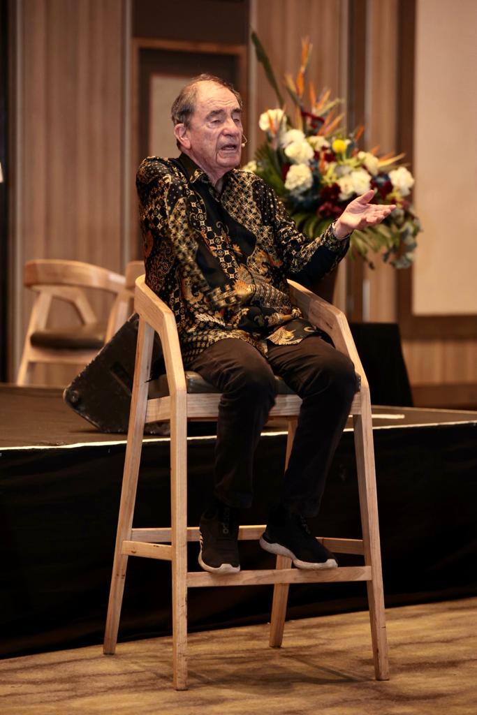 ParliamentofRSA's tweet photo. Former judge of the Constitutional Court Justice Albie Sachs charting the history that led to the parliamentary model selected when the #Constitution was drafted. Highlights that the final product was a result of elements learned from different countries #DevelopmentSeminar https://t.co/8pzKIaxMXW