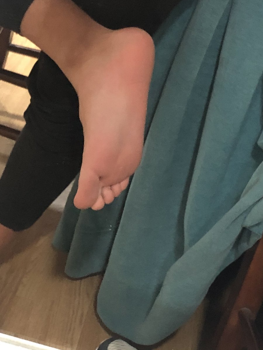 gossipmaster00's tweet photo. Do u want more? Xoxo 💦
#malefeet #masterfeet #gayfeet #gay #maletickle https://t.co/qq3Pq5Skft