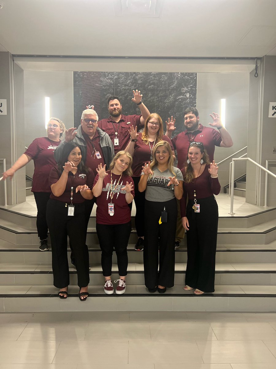 MsDsKids's tweet photo. The BEST Social Studies Team in CISD!!! Ready to kick off the year!! Love love love my team 🥰🫶🏼 #theclevelandisdway
#LetsGoJags 
#JagROAR
#BeFierce
#MsDsTs https://t.co/Y54YEk9MbO