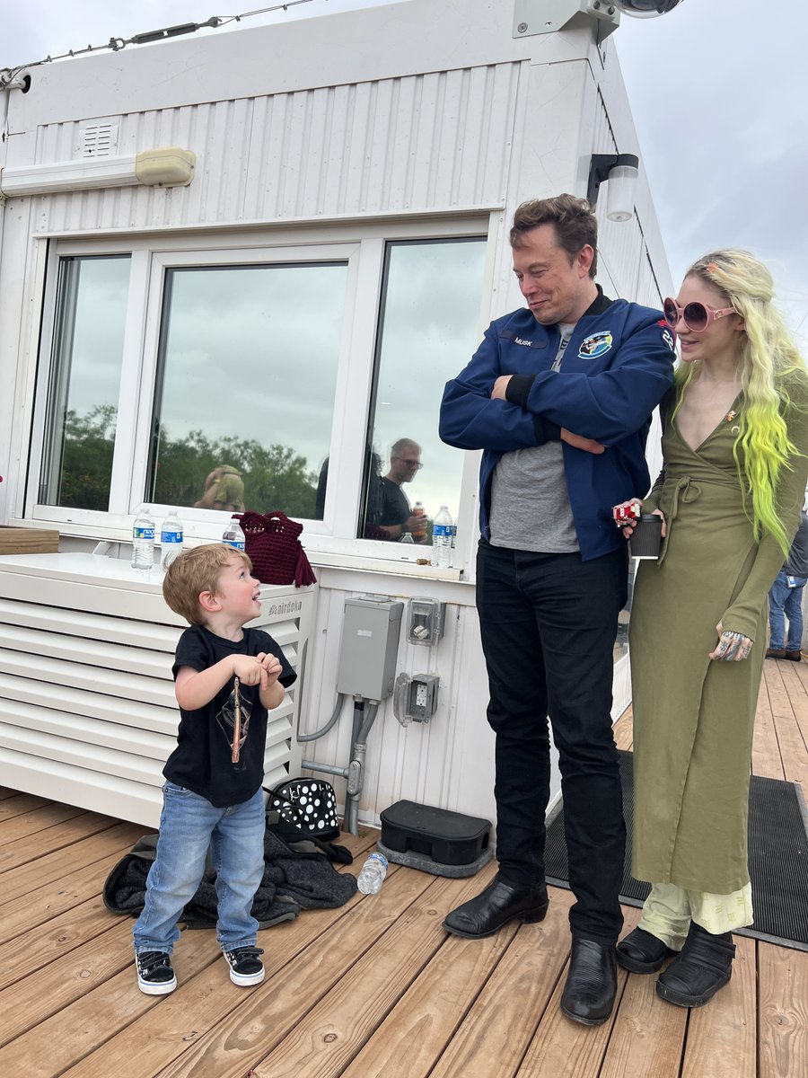 WalterIsaacson's tweet image. From amazon.com/Elon-Musk-Walt… on Musk meeting @Grimezsz: 

   "Every now and then, often at the most complex of times, the Creators of Our Simulation—those rascals who conjure up what we are led to believe is reality—drop in a sparky new element, one that creates chaotic new…