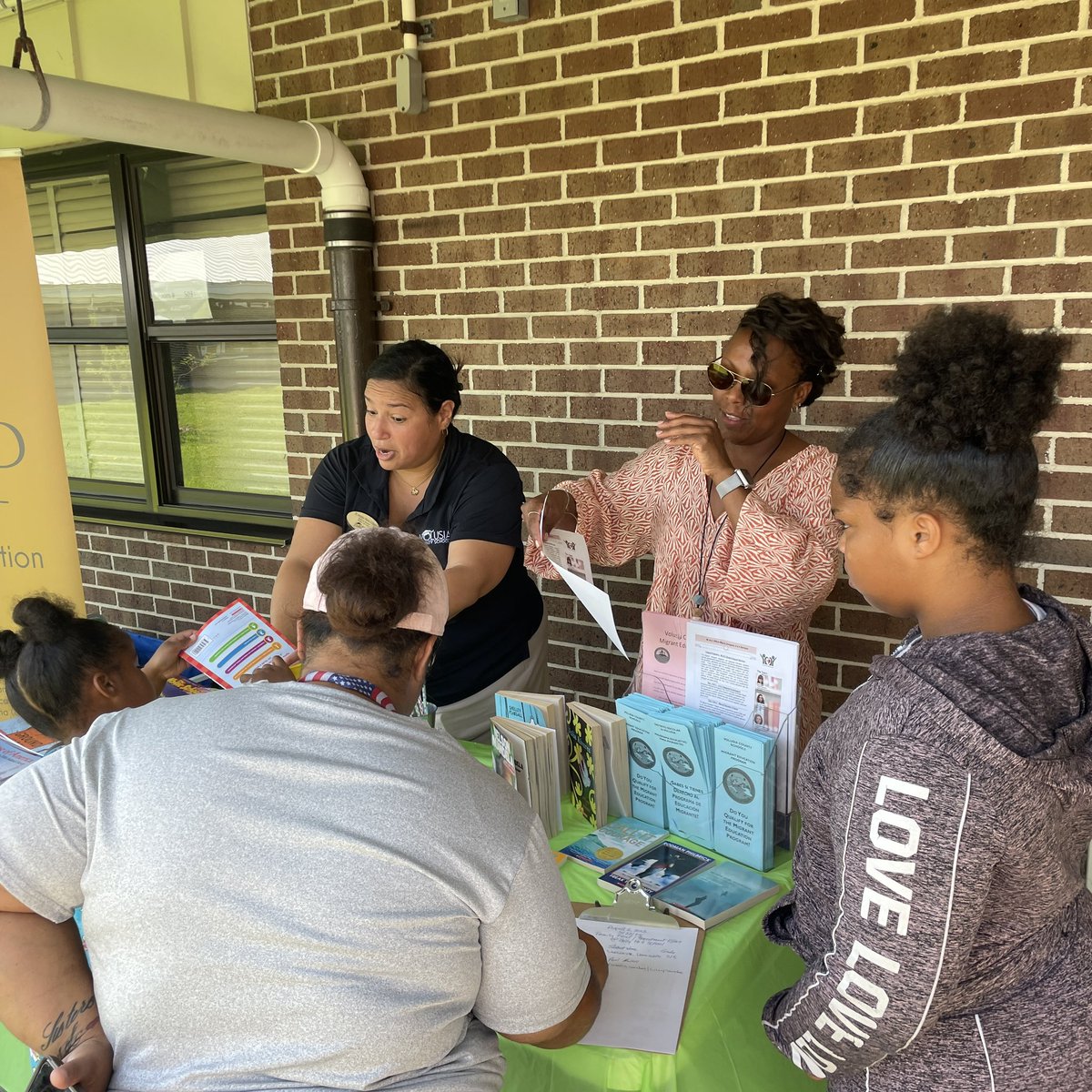 VCSMigrant's tweet photo. Migrante Education Program collaborating with Holly Hill School during 23-24 BBQ event for familia and students. https://t.co/li69MCMoT8