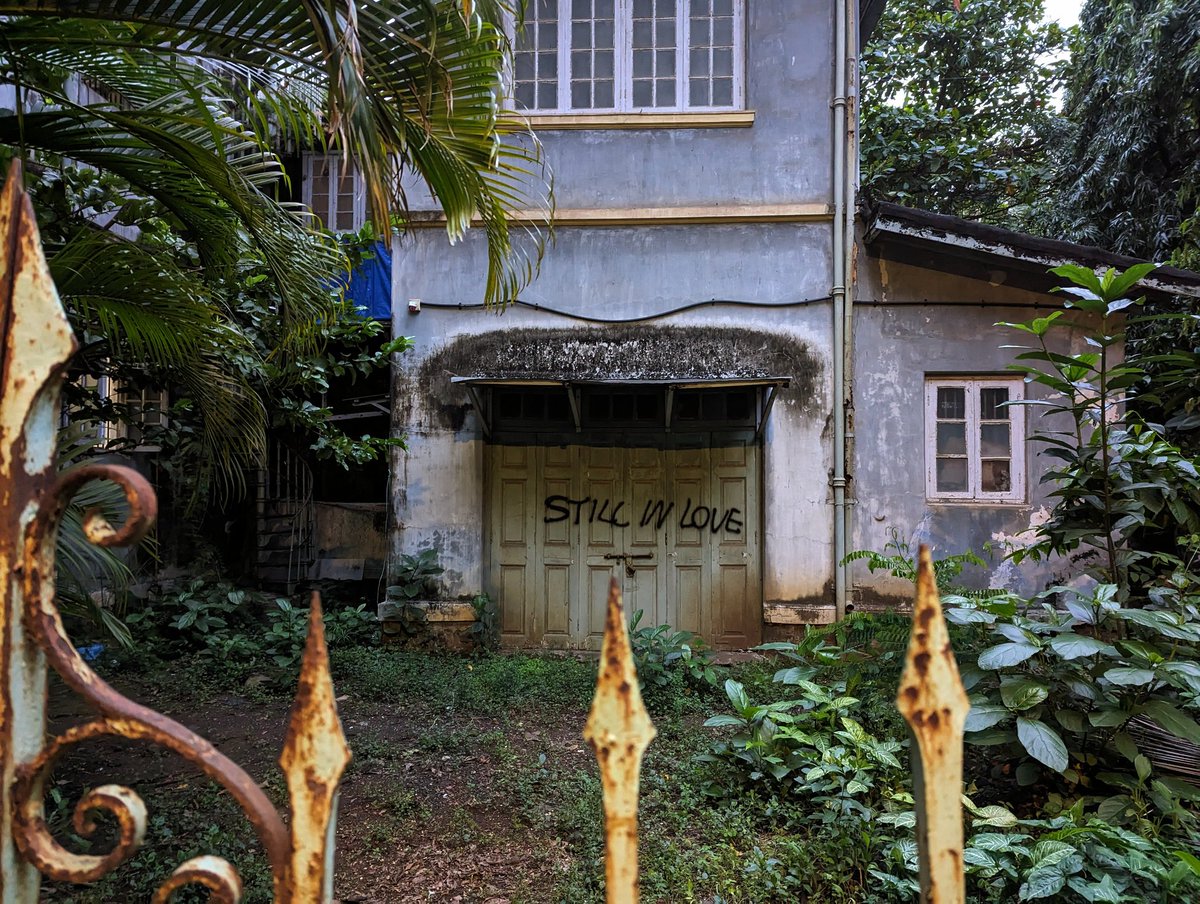 dekkani's tweet photo. St. Cyril Road, Bandra.
#stillinlove #inthehood https://t.co/b3QXQG2QGu