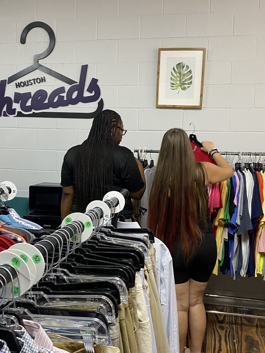 HoustonThreads's tweet photo. Starting our week off with a referred youth shopping!! We love being able to provide a shopping experience for our youth in need!!
To learn more, visit our website: https://t.co/QvnUpUWWiX
#local #nonprofit #houstonthreads #love #SupportingOurYouth #vibe #Check #LikeAndShare https://t.co/HJMwZz7ru3