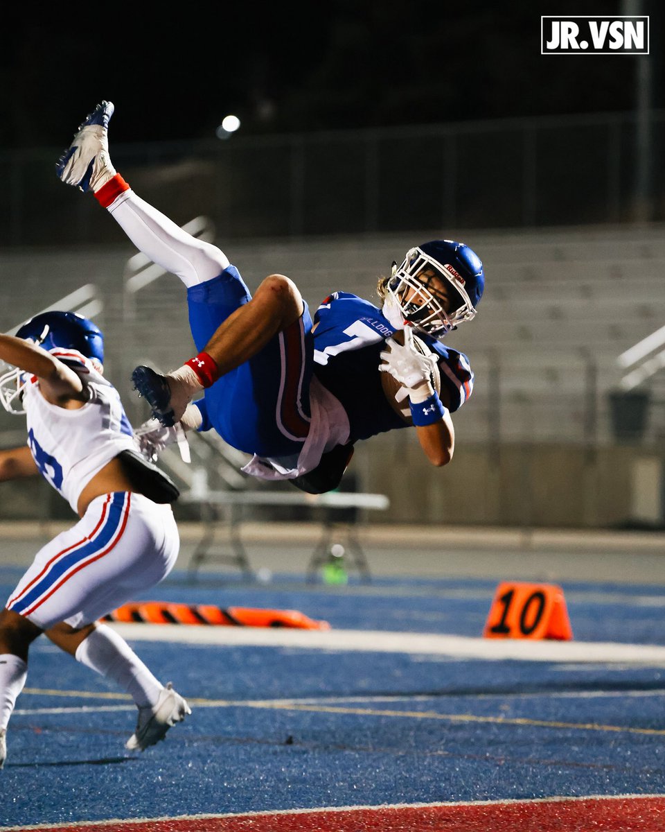 Passing_Academy's tweet photo. Huge thank you to @jrvsn_ for covering our annual Blue &amp; White Scrimmage. Incredible day for @FolsomBulldogFB tying our whole community together k through 12 @FCUSD_Athletics https://t.co/lPKOZUrnGy