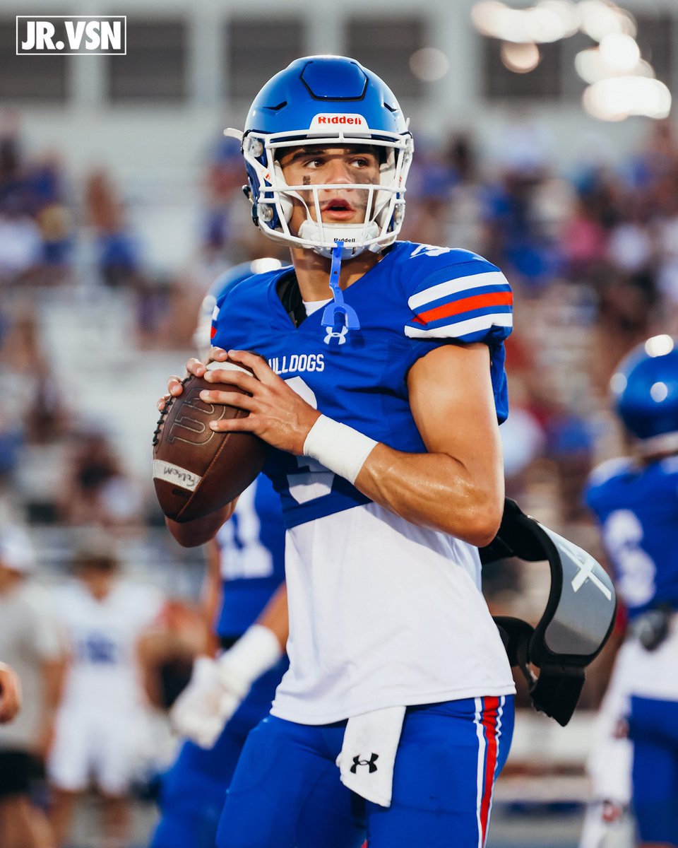Passing_Academy's tweet photo. Huge thank you to @jrvsn_ for covering our annual Blue &amp; White Scrimmage. Incredible day for @FolsomBulldogFB tying our whole community together k through 12 @FCUSD_Athletics https://t.co/lPKOZUrnGy