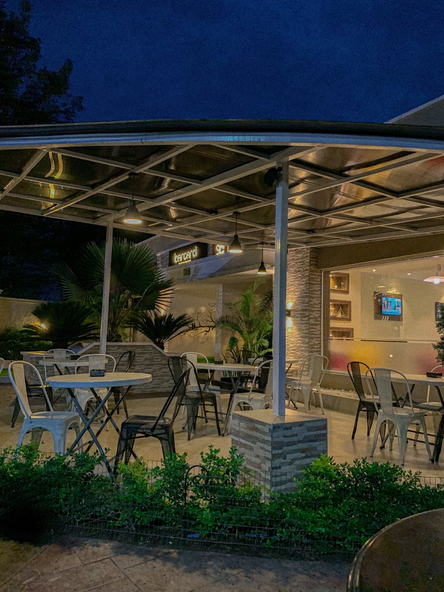 chefdrelvis's tweet photo. Foodie's Guide to 20 Must-Visit Places in Jos, Plateau State,

1. Barcardi Restaurant &amp; Café
(Saffron)

📍 Location: No 11 Dandaura road off ibrahim taiwo, Jos. https://t.co/bMDiWqOThu