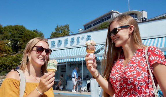 Hayley Forrest tweet media