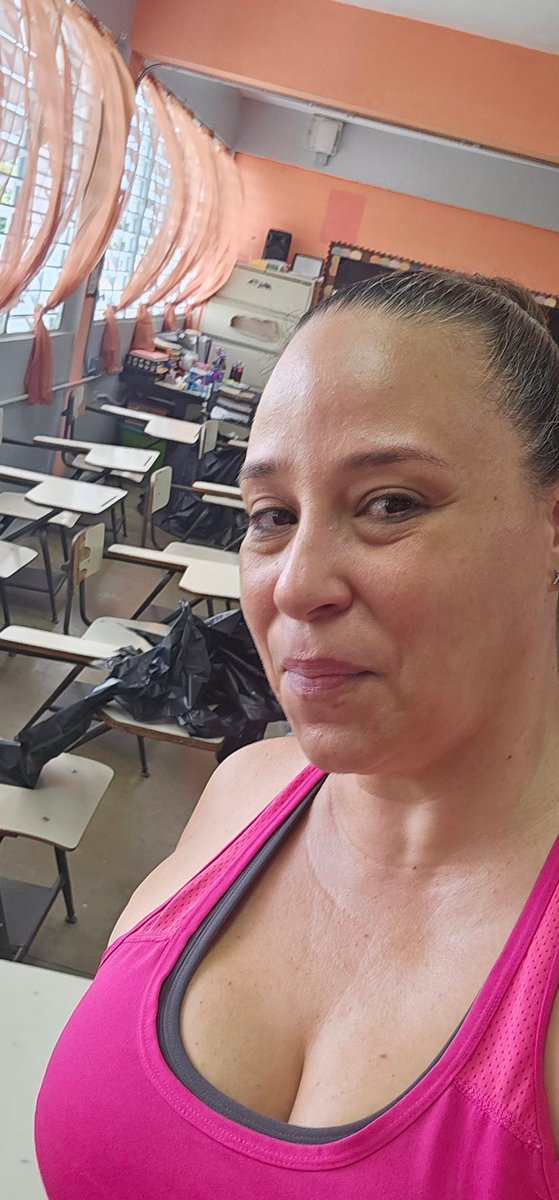yaritzammorales's tweet photo. @malmarlet16 Hi!

I'm a science #teacher from #PuertoRico🇵🇷.  I'm really grateful for all contributions to our classroom. Teachers from PR receive no budget for supplies.  Every item makes a HUGE difference in our students

Most needed: PENCILS 🙏

Amazon
https://t.co/0jQkckkvD7 https://t.co/qeGGKqvTrp