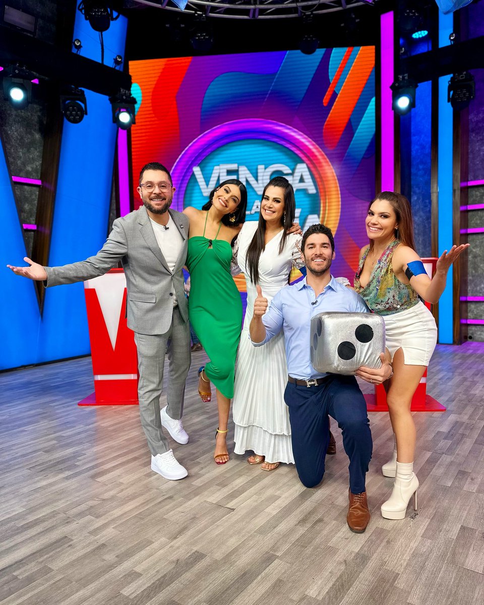 VengaLaAlegria's tweet image. ¡El equipo favorito se lleva la primera victoria de la semana en el #SinPalabrasVLA 🎲! 🤩📺🎉 #VLA #LunesDe