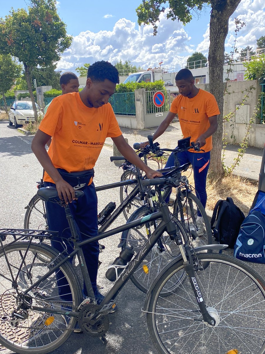Msada_assoc's tweet photo. 6ème étape : AUBERIVES-SUR-VARÈZE

Grand merci à la famille pour leur accueil chaleureux ! Et merci à Jean-Paul pour ses réglages de qualité effectué sur un de nos vélos ! 

Colmar-Marseille, ensemble pour aider les plus démunis. 🤝🌍

Faites un don : https://t.co/CxhJjTa2LO https://t.co/WNFo23k7hU