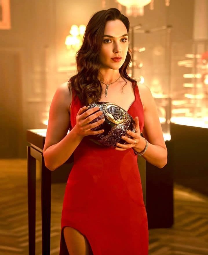 ExecutorRomano's tweet image. Her victims don't need their things anymore. 

It will look better in her collection anyway.