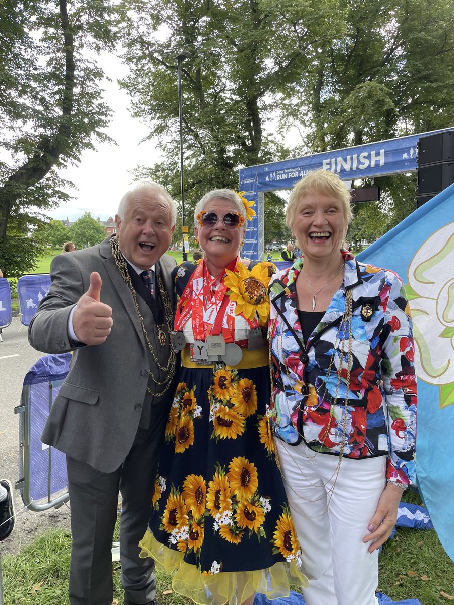 Lady Mayoress 23-24 tweet media